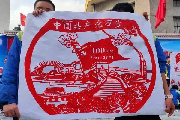 从剧情到人设完全照搬《海贼王》···